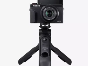 Canon PowerShot G7 X Mark III Premium Vlogger Kit – Black, featuring camera, tripod grip, and 64 GB SD card, ideal for business content creation